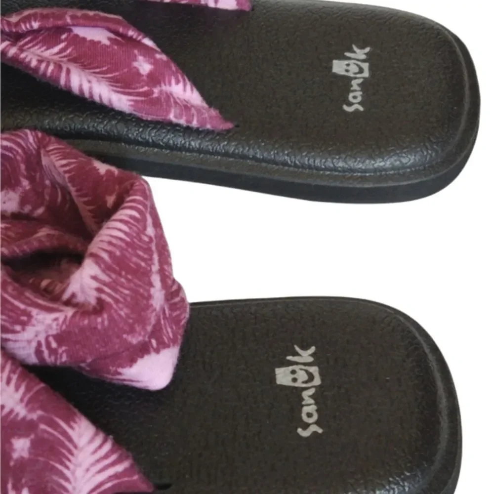Sanuk pre owned